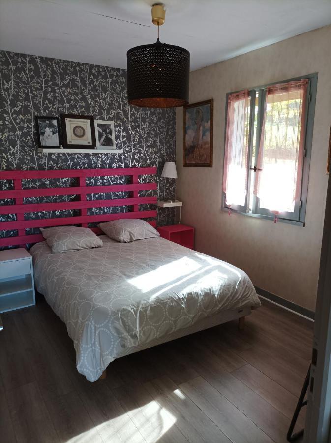 Chambre s dans chalet au calme Saint-Brisson Extérieur photo